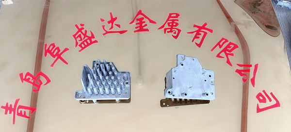 汽车车灯散（sàn）热器