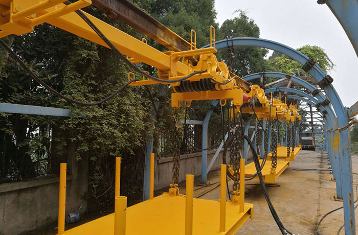 中（zhōng）捷單軌液壓自移列車